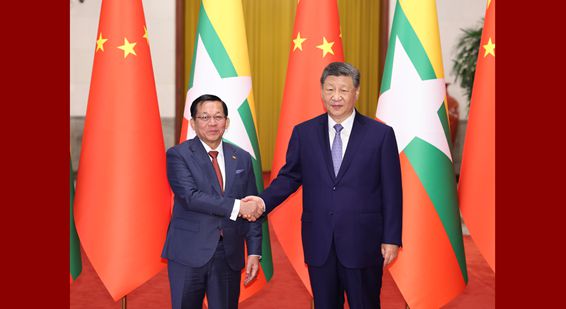 习近平同缅甸总统敏昂莱会谈